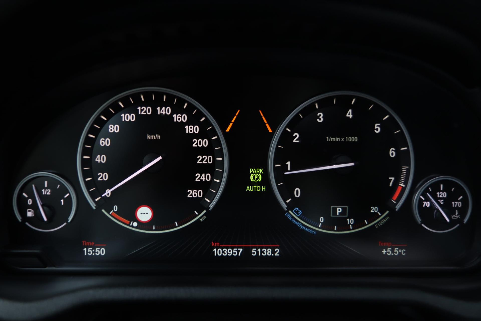 42739380-6.jpg