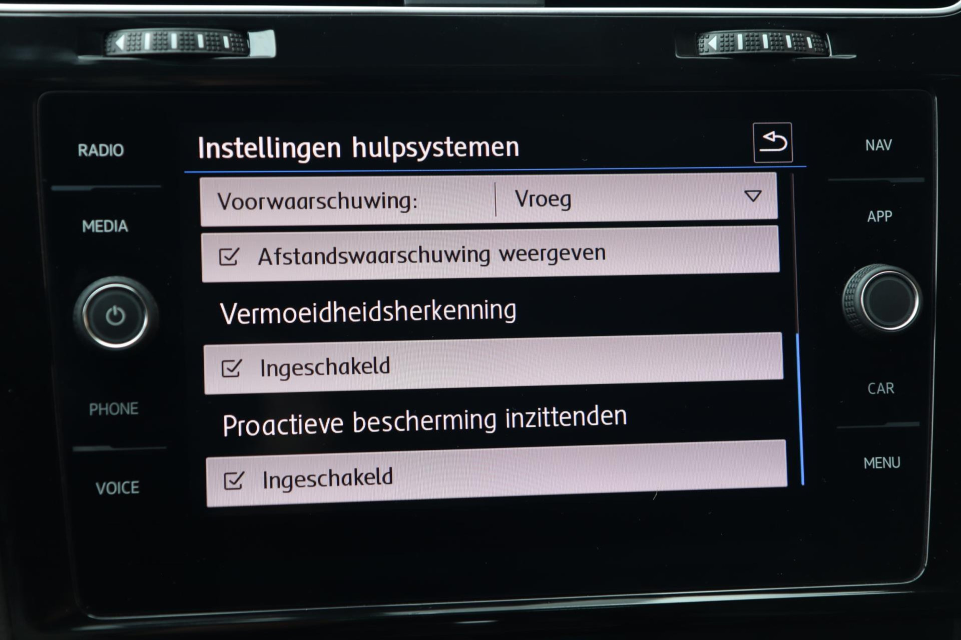 46483259-12.jpg