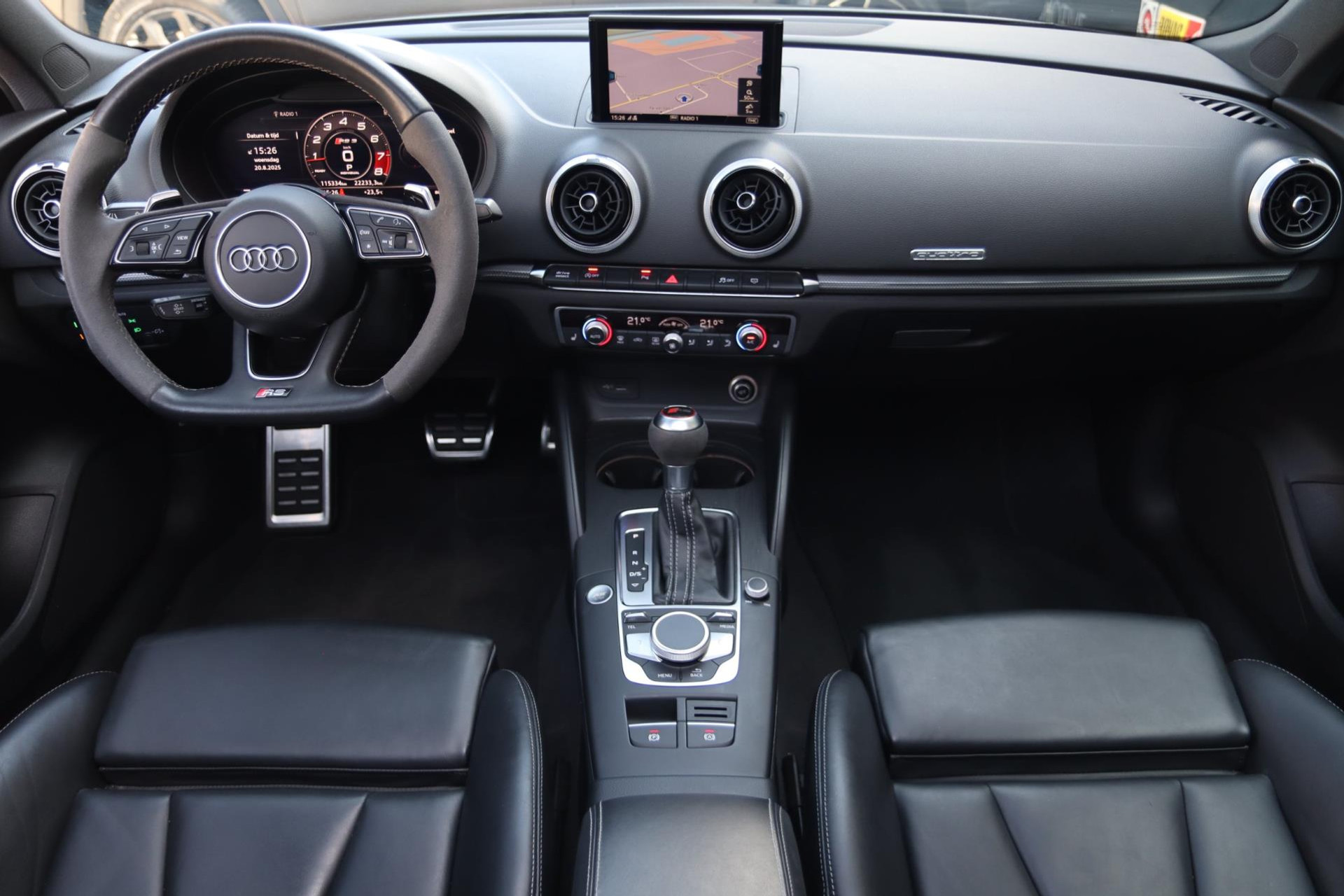 47123765-5.jpg